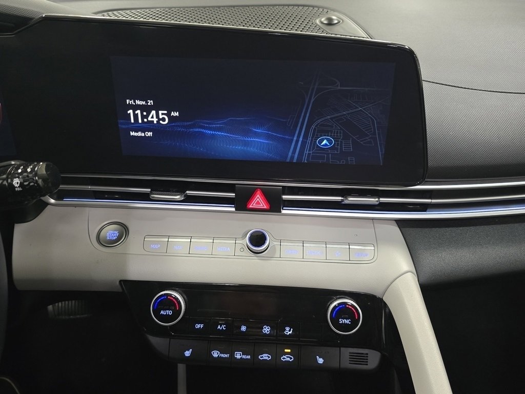 Used 2024 Hyundai Elantra Limited image 29