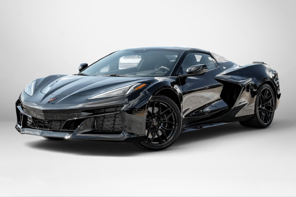 Used 2023 Chevrolet Corvette Z06 w/ Stealth Interior Trim Package RWD image 3