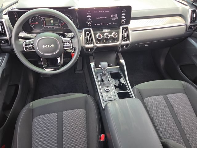 Used 2023 Kia Sorento LX FWD image 11