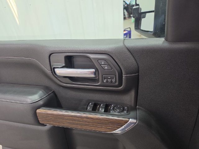 Used 2020 Chevrolet Silverado 3500 High Country w/ Gooseneck/5TH Wheel Package AWD/4WD image 15