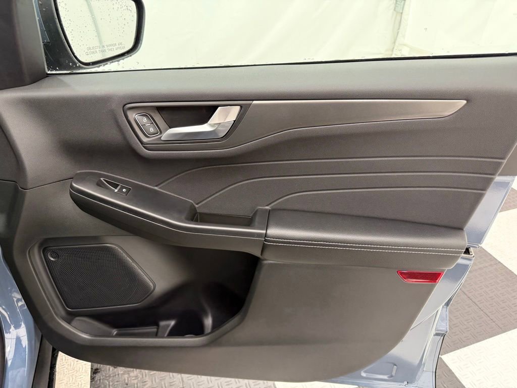 New 2025 Ford Escape SE image 20