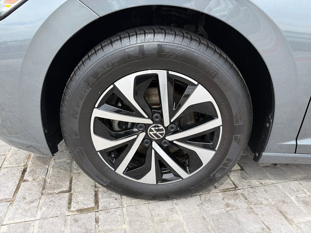 Certified 2024 Volkswagen Jetta S image 27