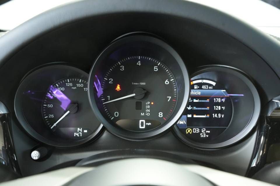 Certified 2026 Porsche Macan AWD/4WD image 14