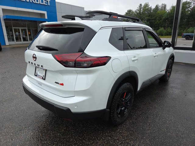 Used 2025 Nissan Rogue SV AWD/4WD image 25