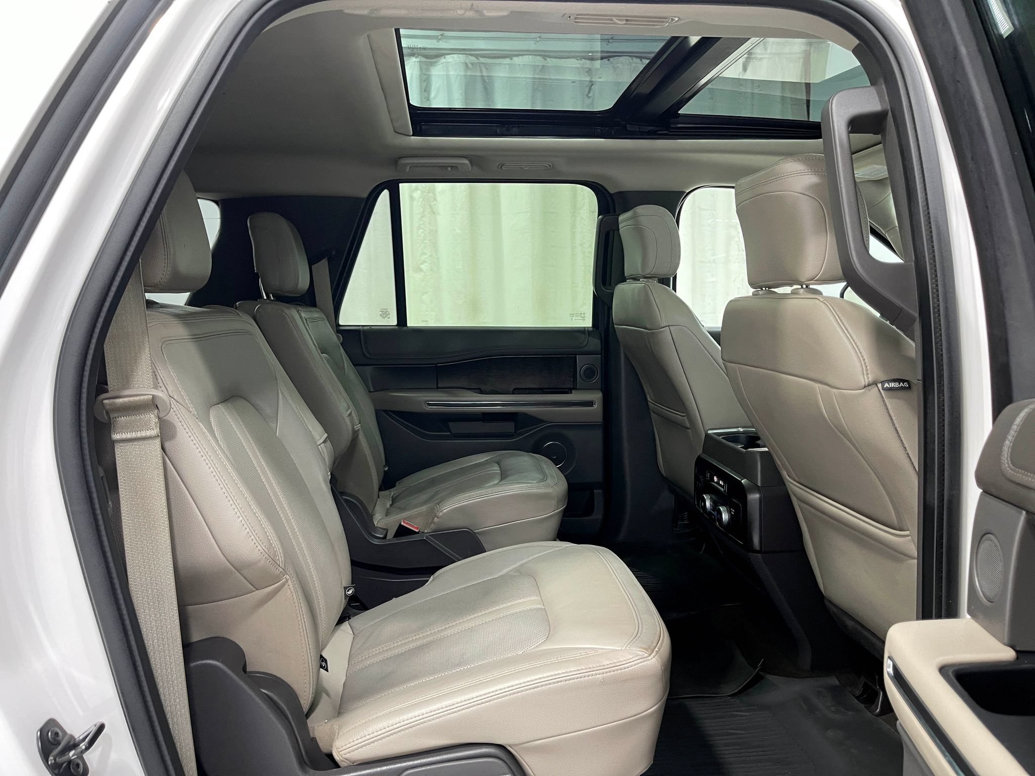 Used 2018 Ford Expedition Max Limited w/ Equipment Group 301A AWD/4WD image 32