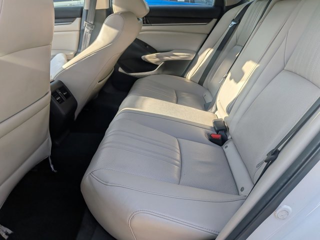 Used 2019 Honda Accord Touring image 18