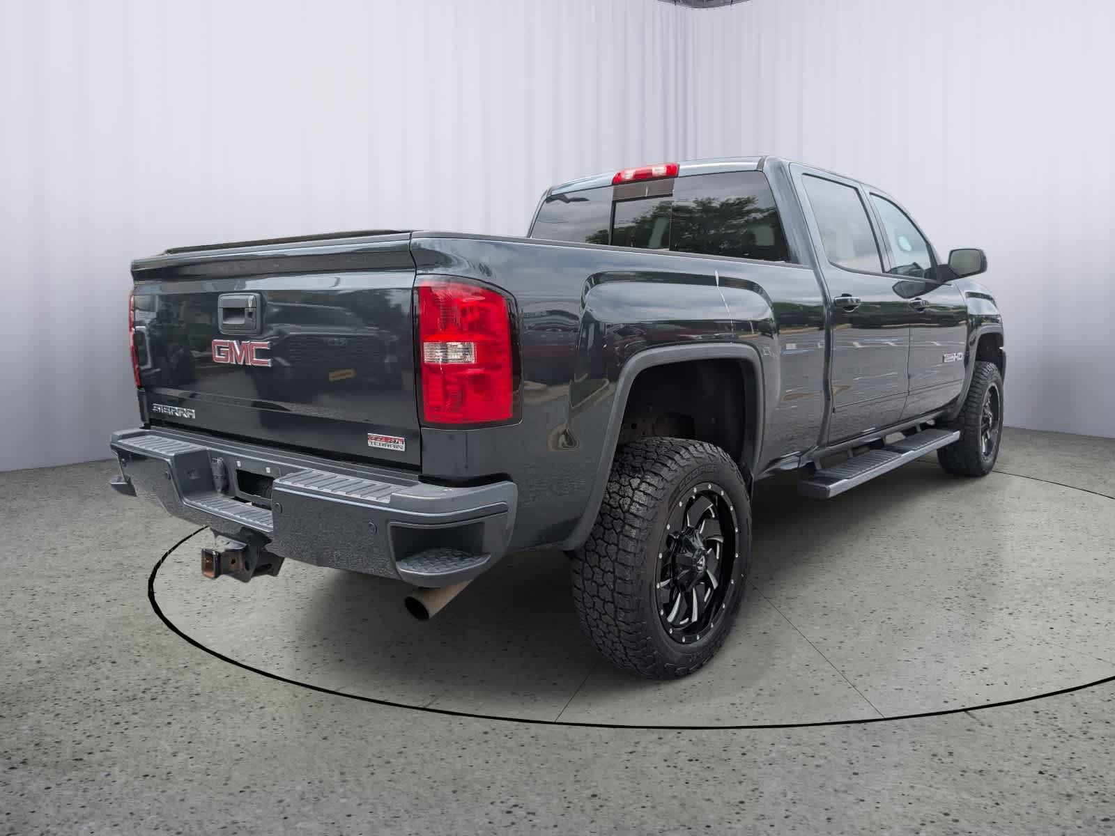 Used 2018 GMC Sierra 2500 SLT w/ All Terrain HD Package AWD/4WD image 3