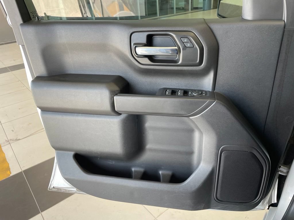 Used 2021 Chevrolet Silverado 1500 Custom w/ Safety Confidence Package RWD image 9