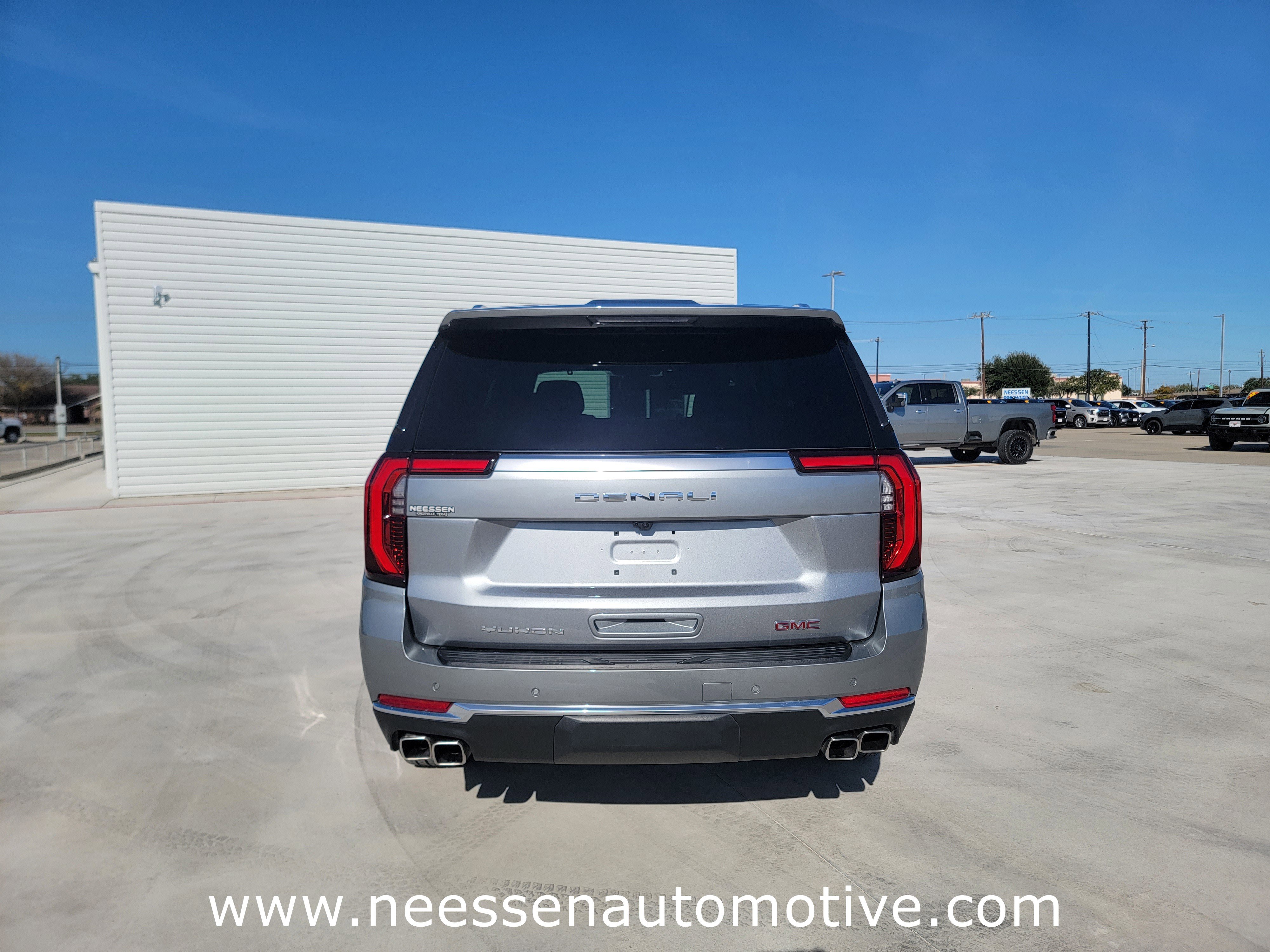 Used 2025 GMC Yukon Denali w/ Sun & Power Step Package image 6