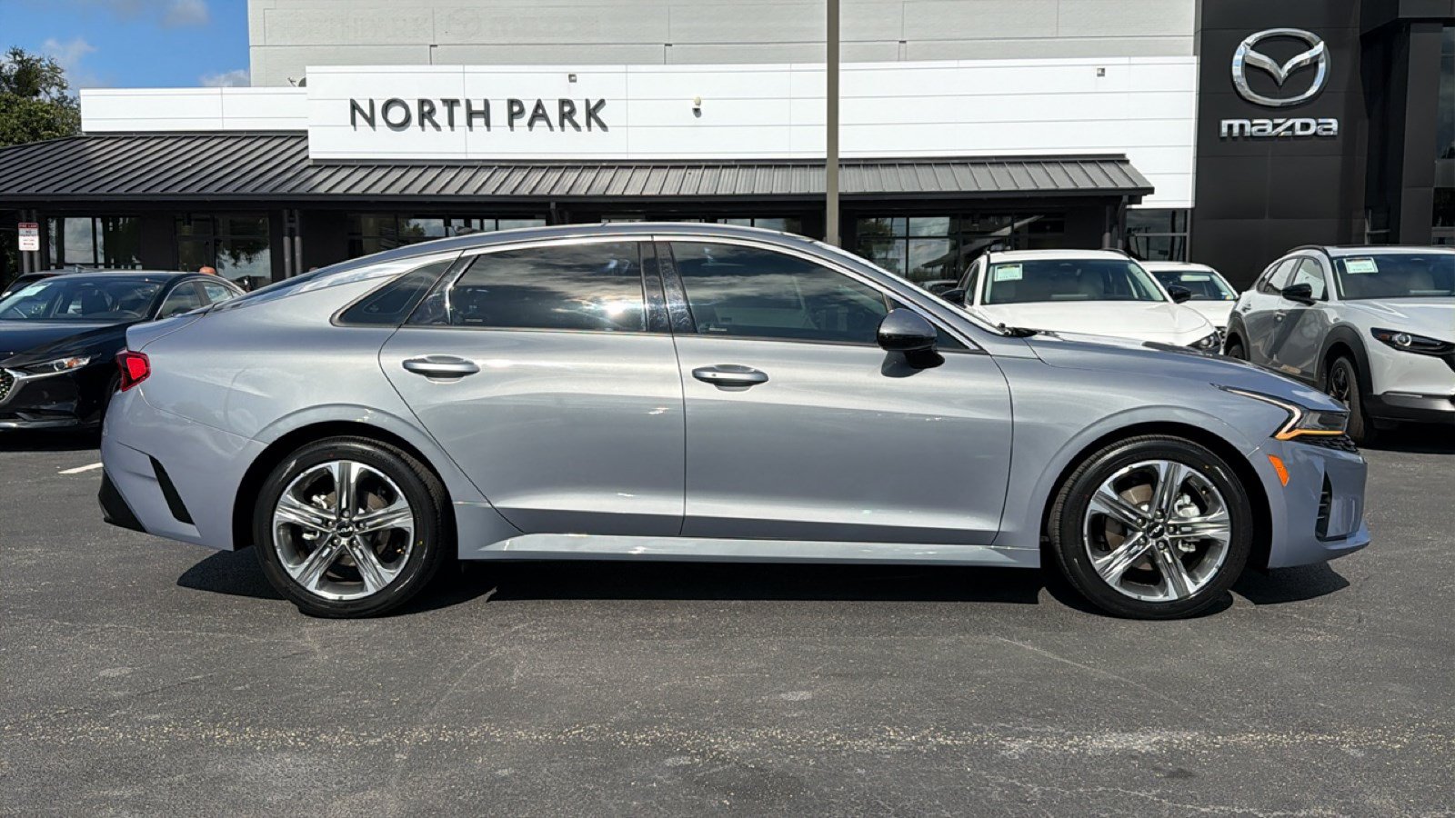 Used 2023 Kia K5 EX FWD image 3