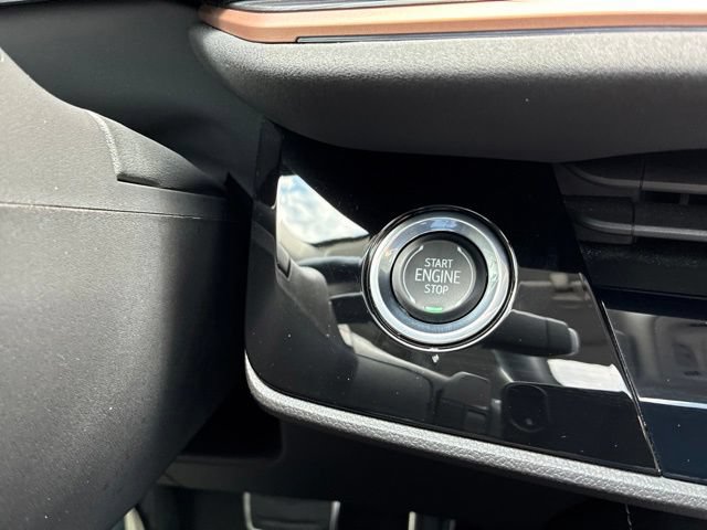 Certified 2025 Buick Envision Sport Touring AWD/4WD image 29