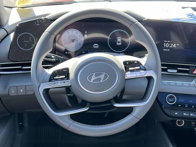 Certified 2025 Hyundai Elantra SEL image 15