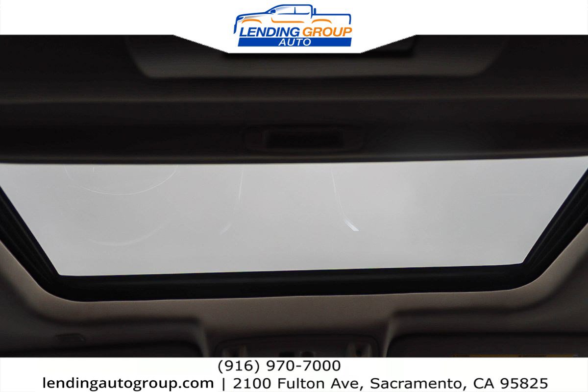 Used 2019 Cadillac Escalade Premium Luxury image 15