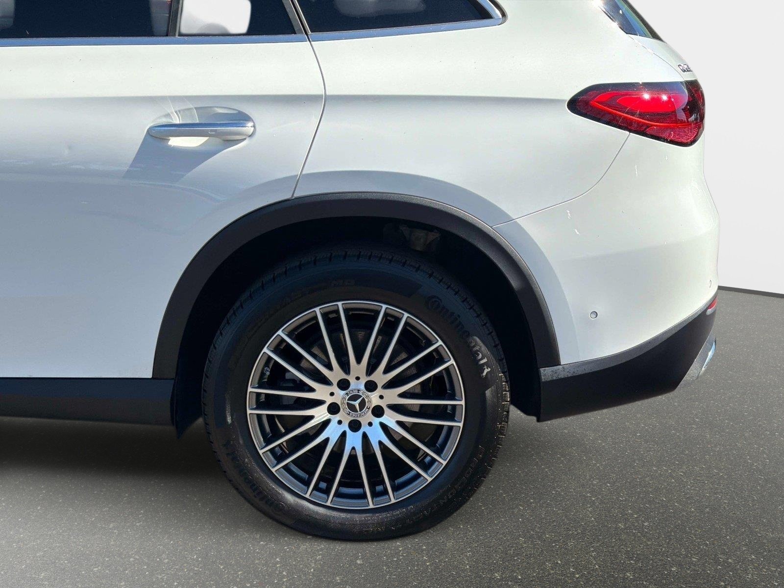 Used 2025 Mercedes-Benz GLC 300 image 17