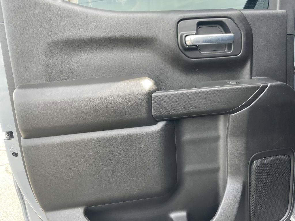 Used 2025 Chevrolet Silverado 1500 Custom image 24