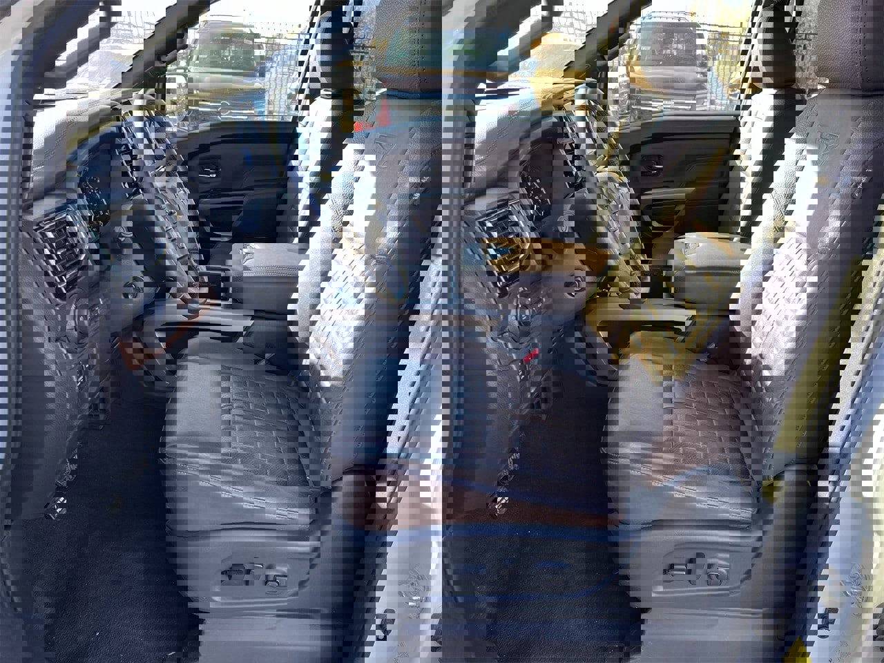 Certified 2024 Nissan Titan Platinum Reserve w/ Moonroof Package image 10