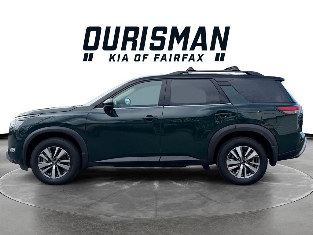 Used 2023 Nissan Pathfinder SL w/ Black Appearance Package AWD/4WD image 3