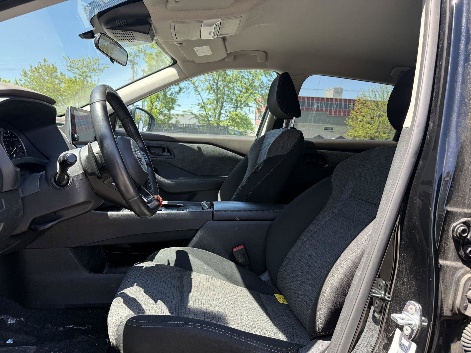 Used 2022 Nissan Rogue S FWD image 9