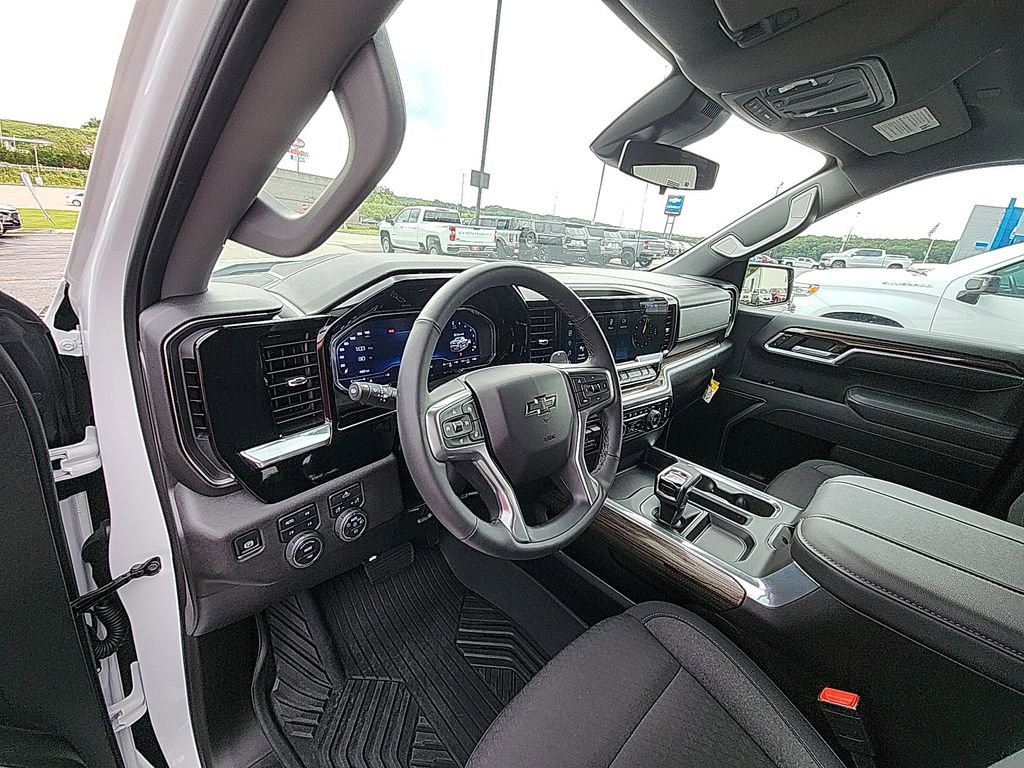 New 2025 Chevrolet Silverado 1500 RST w/ Z71 Off-Road Package AWD/4WD image 15