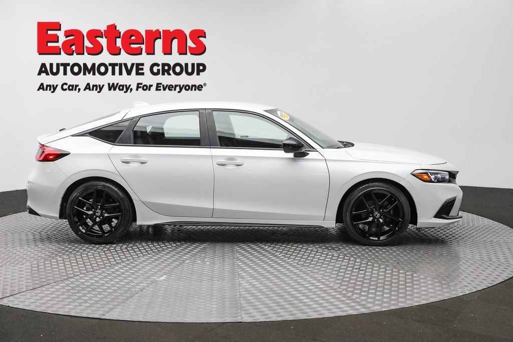 Used 2023 Honda Civic Sport image 4