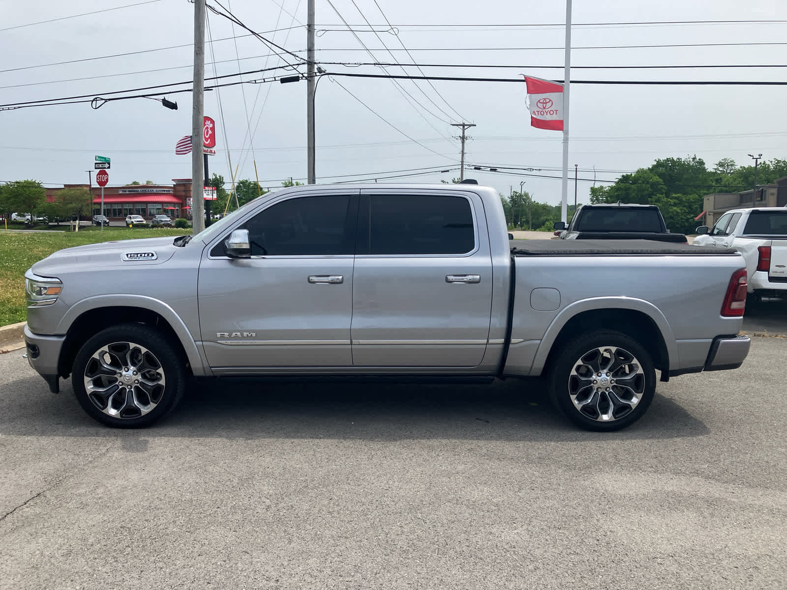 Used 2022 RAM 1500 Limited AWD/4WD image 4