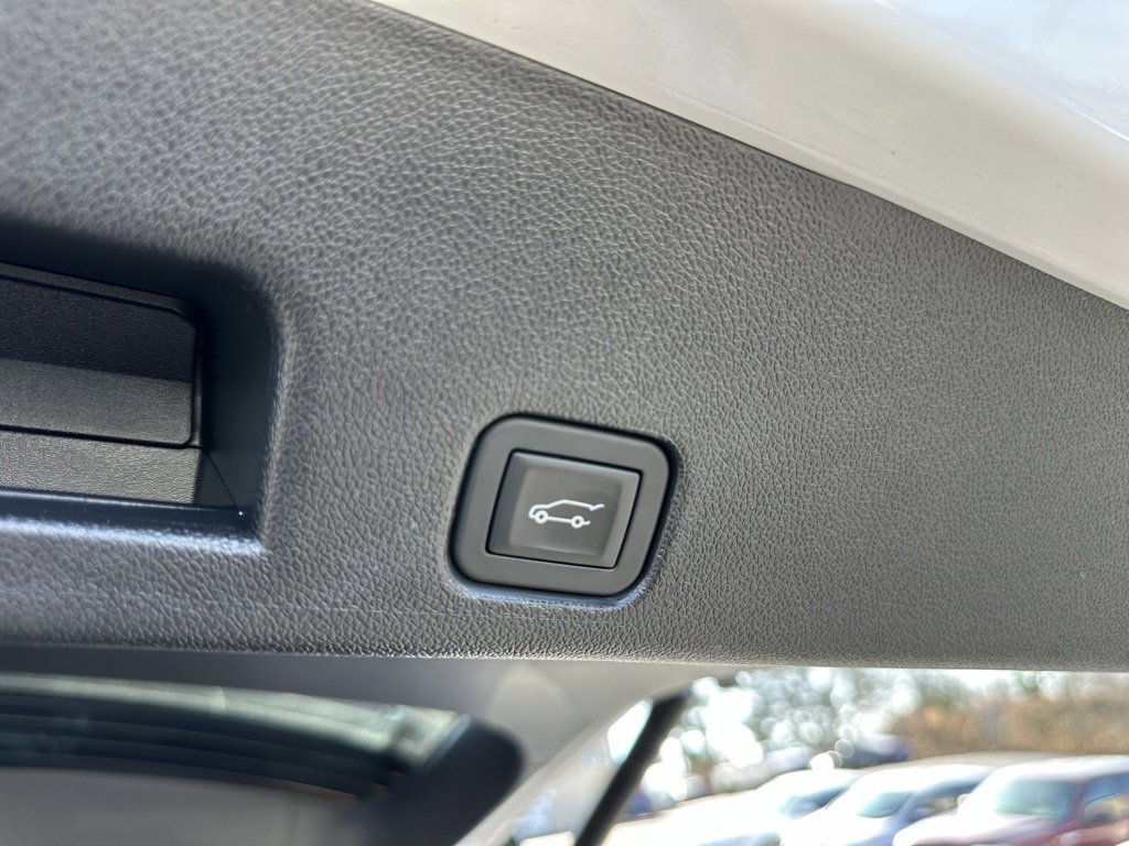 Used 2025 Chevrolet Traverse Z71 w/ Driver Confidence Package image 45