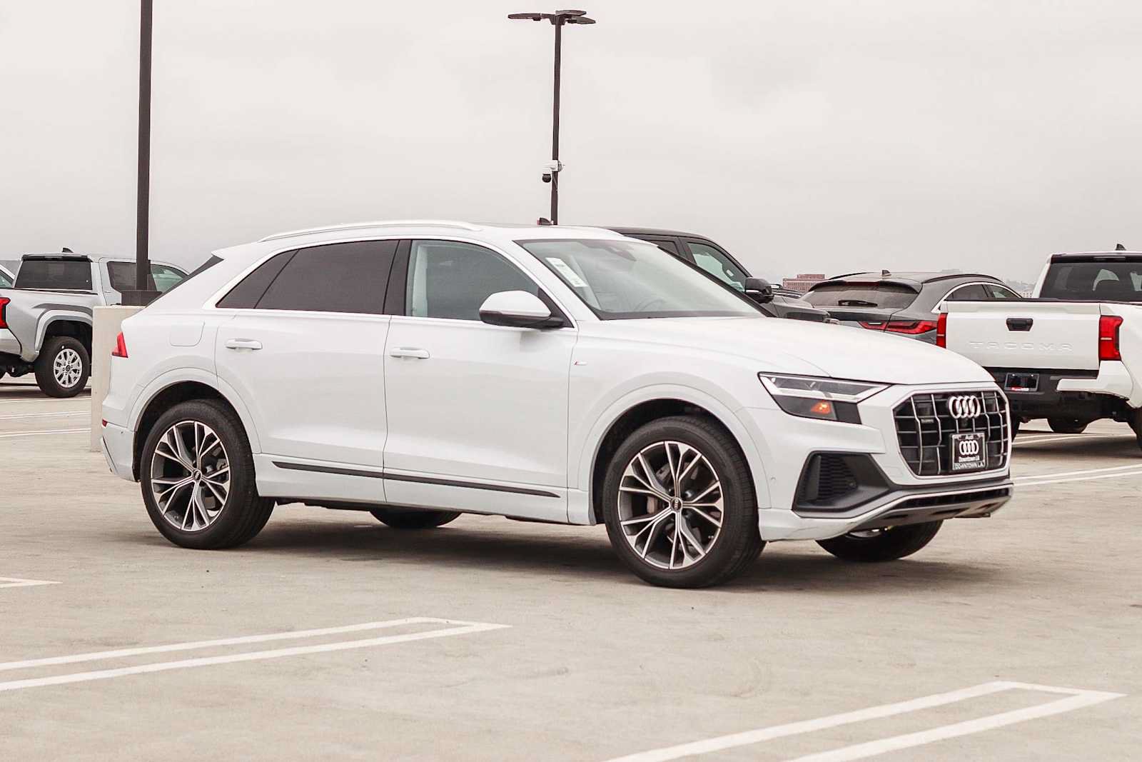 Used 2022 Audi Q8 Premium Plus w/ Premium Plus Package AWD/4WD image 3