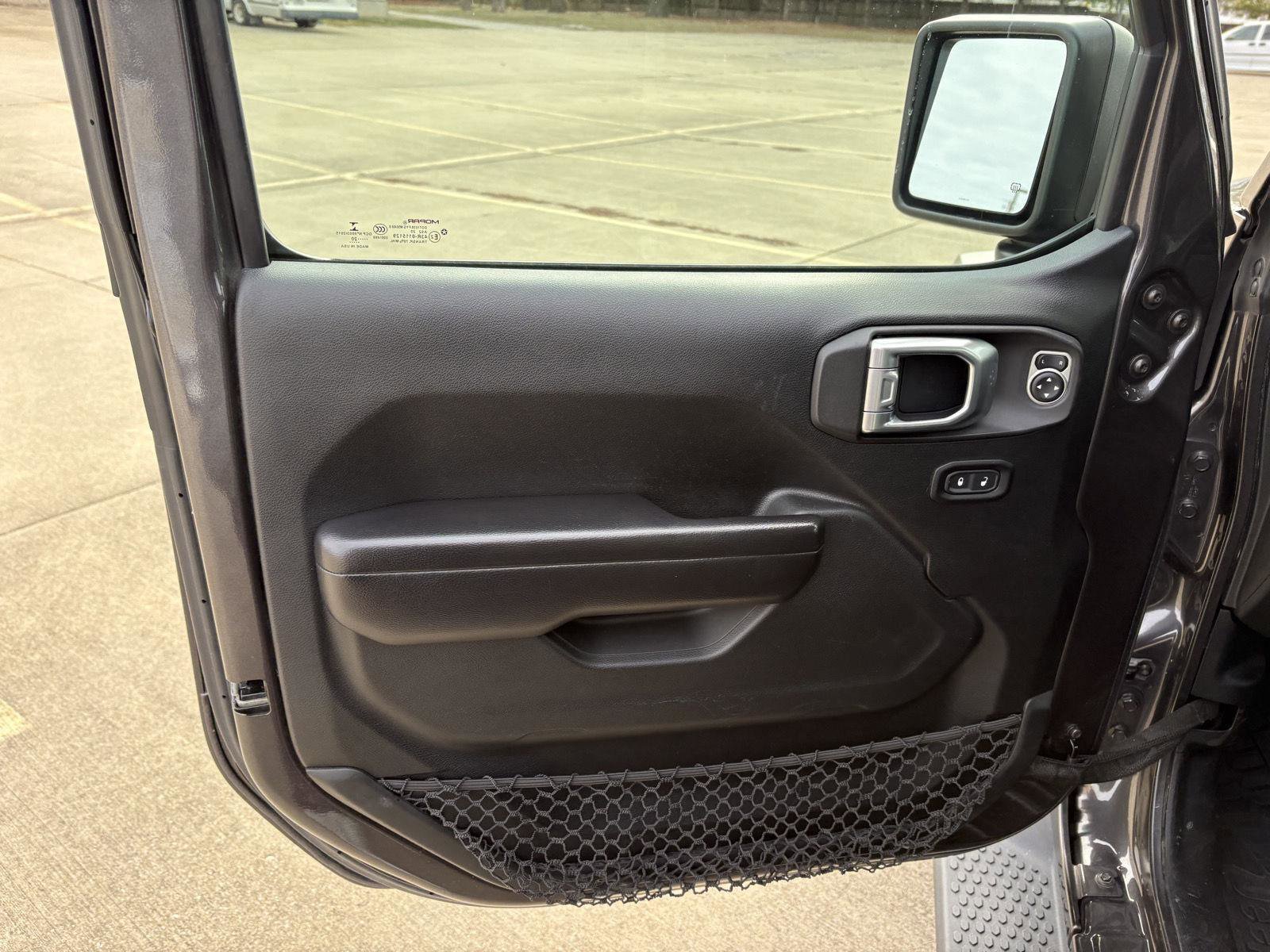 Used 2020 Jeep Wrangler Unlimited Sport S image 3