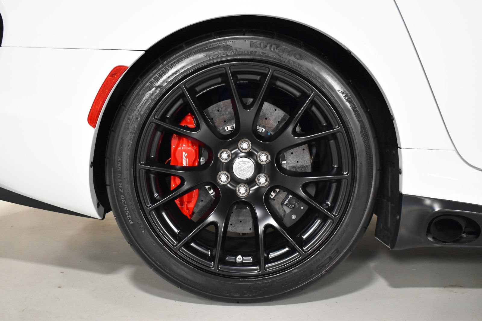 Used 2016 Dodge Viper ACR RWD image 10
