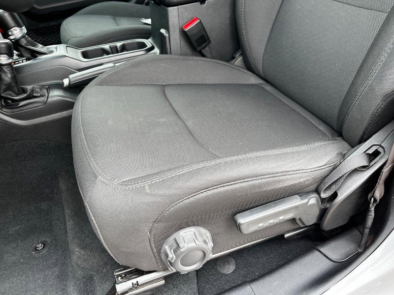 Used 2023 Jeep Wrangler Unlimited image 15