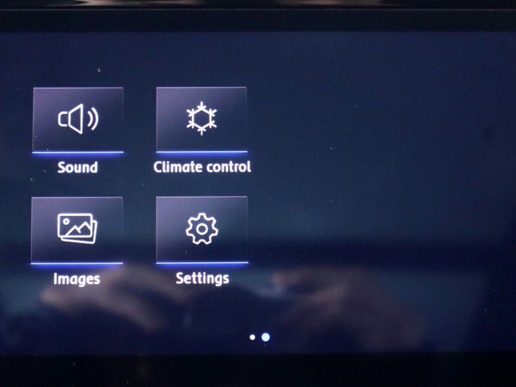 Used 2020 Volkswagen Atlas Cross Sport SEL image 20