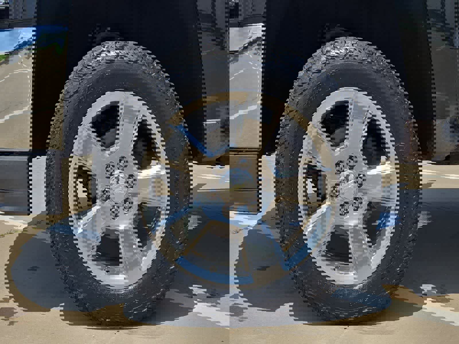 Used 2017 Chevrolet Silverado 1500 LT w/ Texas Edition image 13