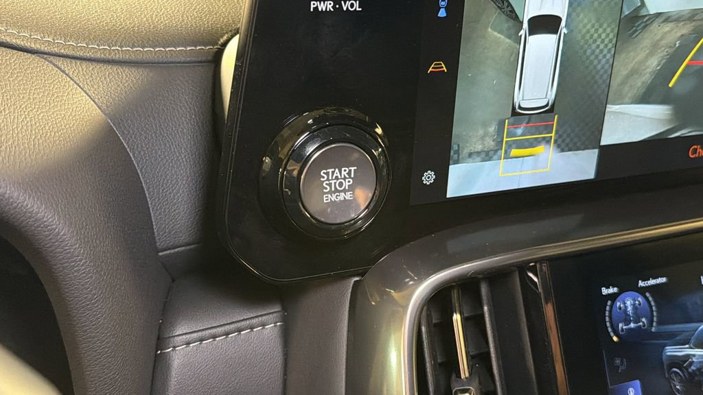 Used 2024 Lexus LX 600 4WD w/ Appearance Package image 33