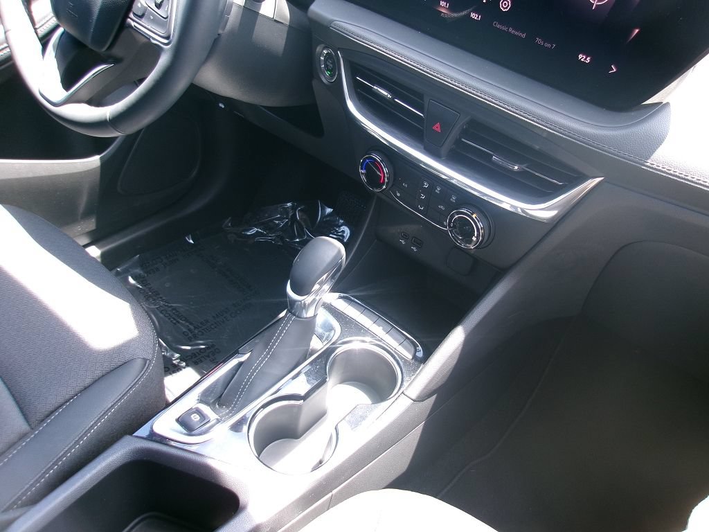 Used 2025 Buick Encore GX Preferred w/ Comfort Package FWD image 14
