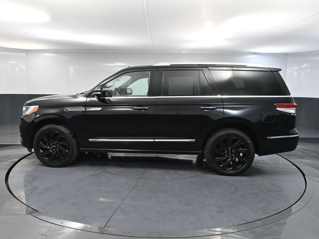 Used 2024 Lincoln Navigator Reserve image 9