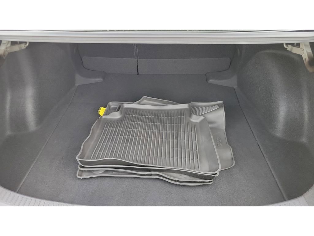 Used 2025 Toyota Corolla SE image 20