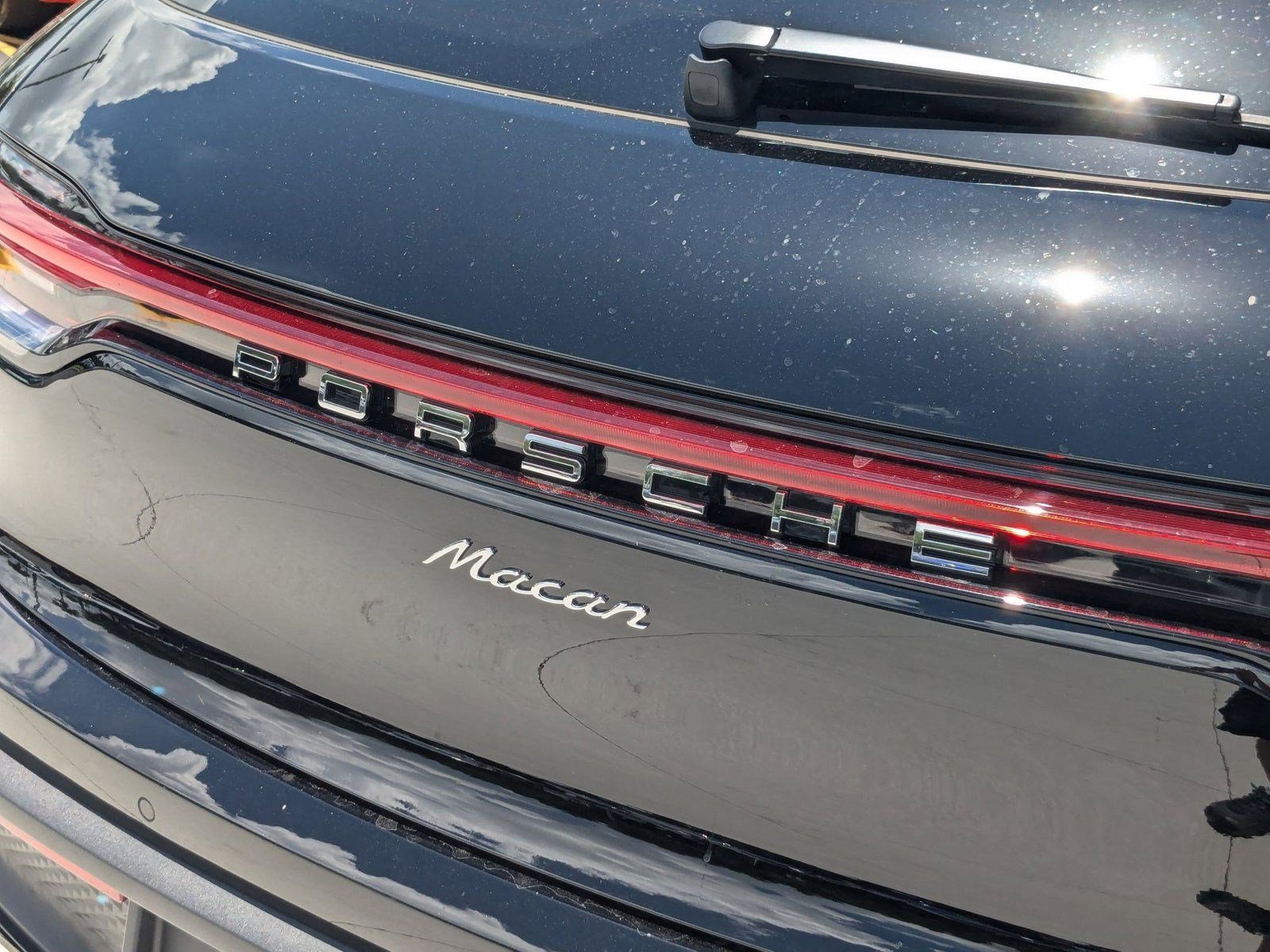 Certified 2025 Porsche Macan image 13