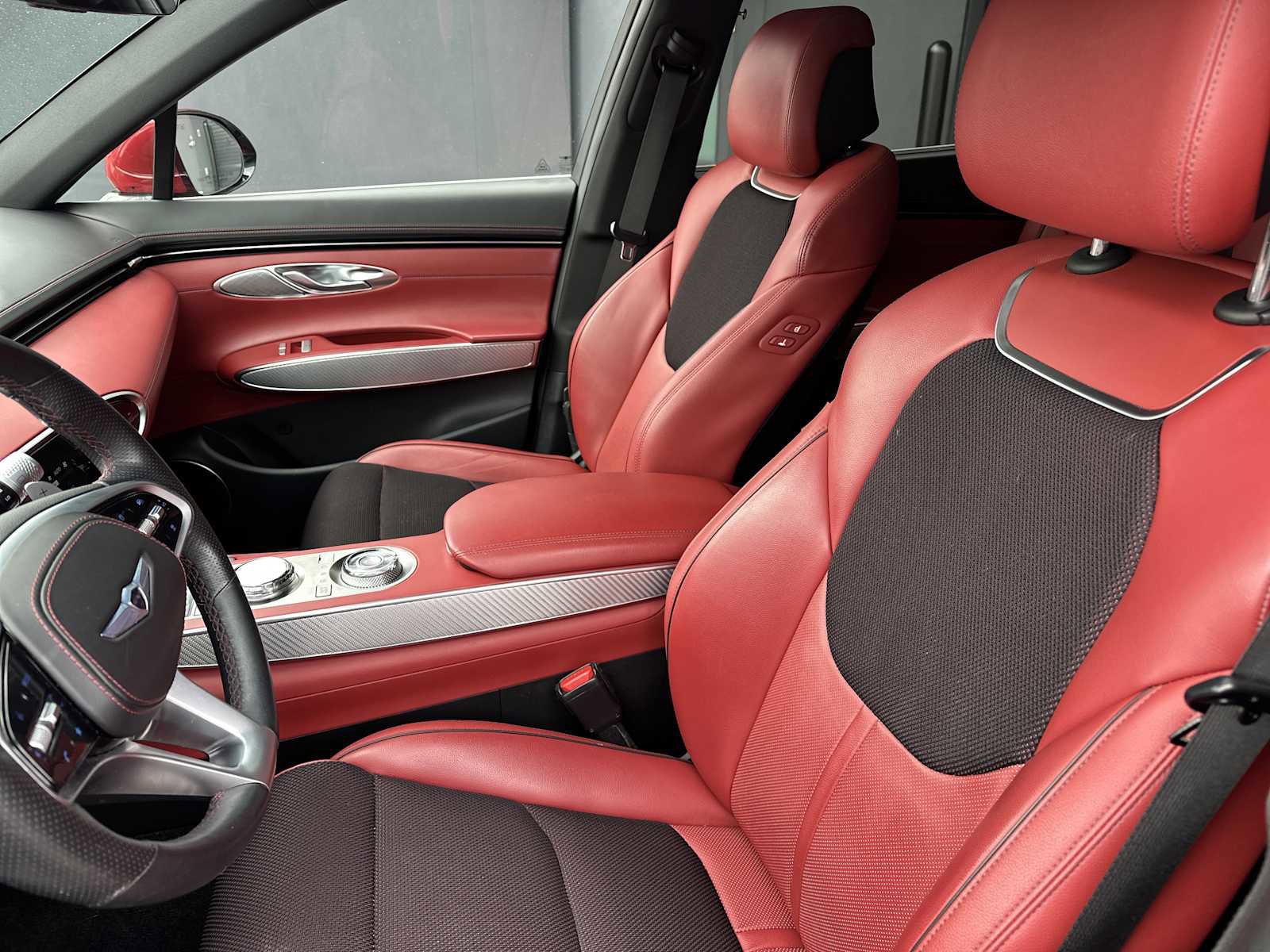 Used 2022 Genesis GV70 2.5T w/ Sport Prestige Package image 24