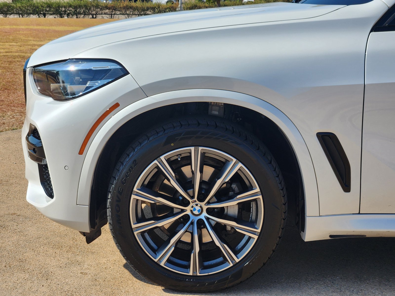 Used 2023 BMW X5 sDrive40i w/ M Sport Package RWD image 13
