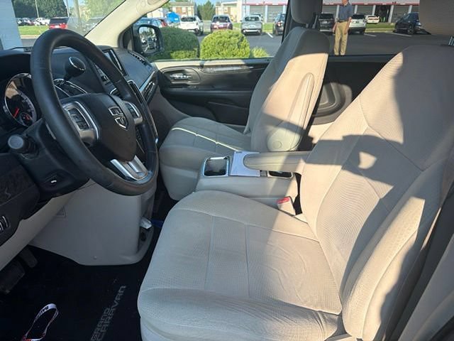 Used 2011 Dodge Grand Caravan Crew FWD image 4