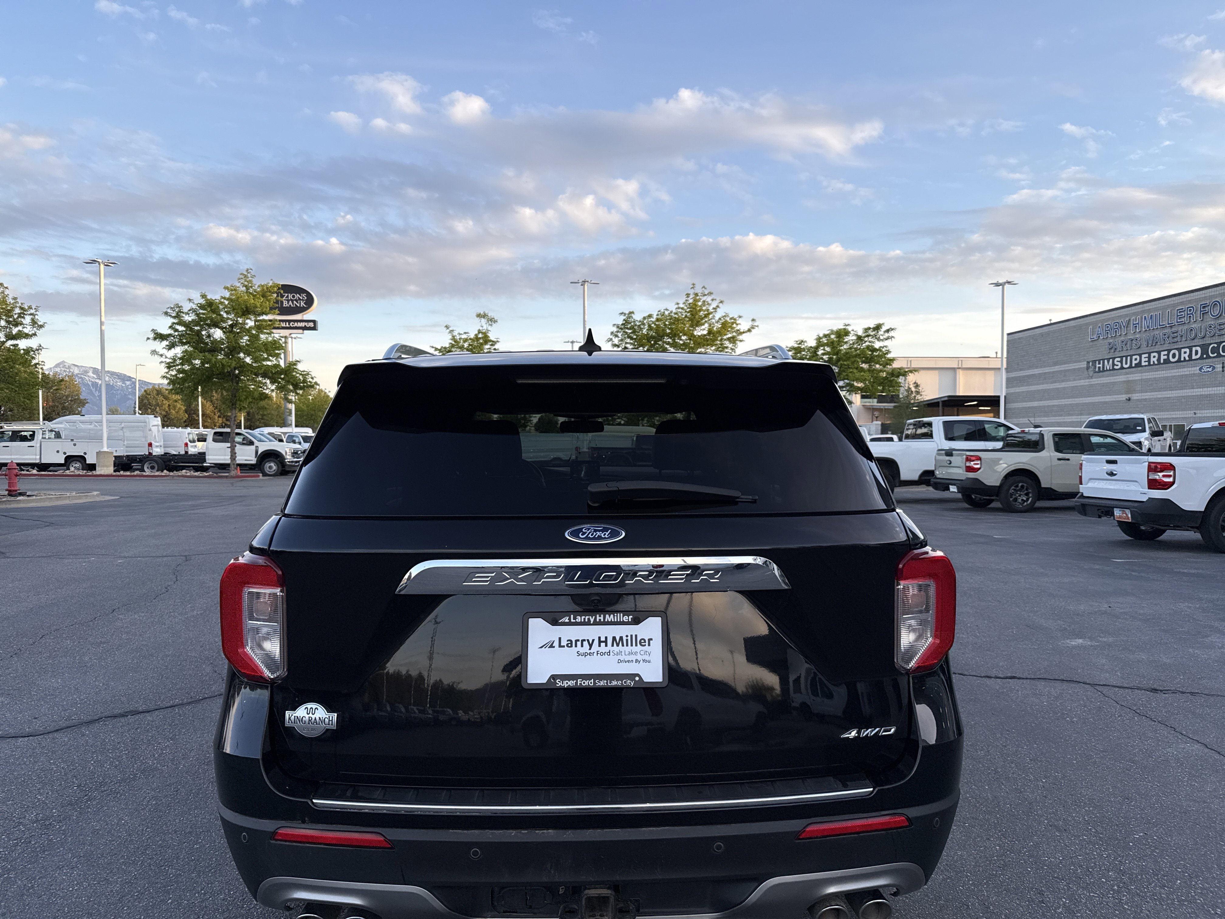 Used 2022 Ford Explorer King Ranch w/ Technology Package image 6