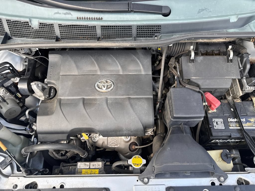 Used 2013 Toyota Sienna XLE FWD image 35