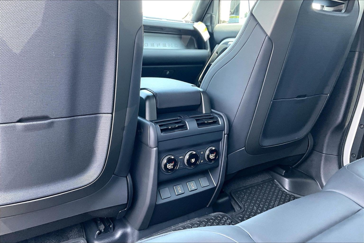 New 2026 Land Rover Defender 110 OCTA AWD/4WD image 24