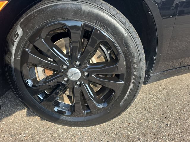 Used 2016 Chrysler 200 Limited w/ Convenience Group FWD image 10