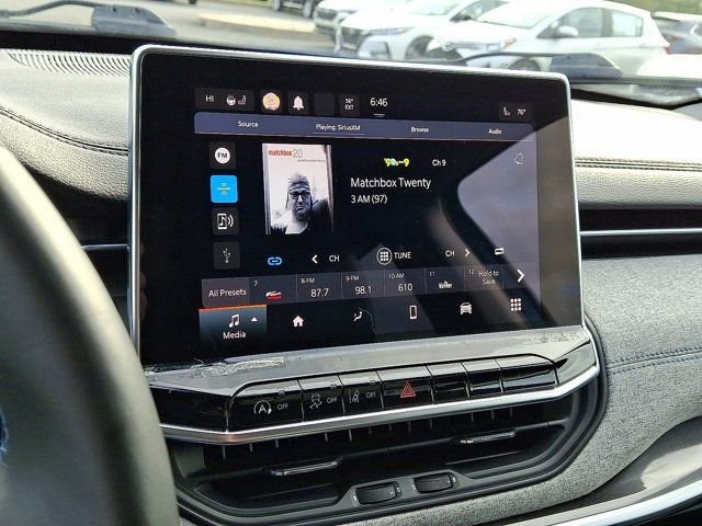 Certified 2022 Jeep Compass Latitude w/ Convenience Group image 21