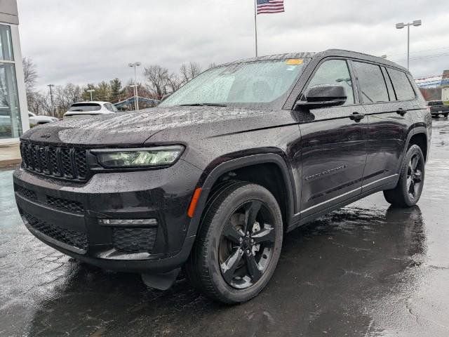 Used 2023 Jeep Grand Cherokee L Limited w/ Luxury Tech Group II image 10