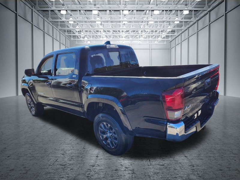 Used 2022 Toyota Tacoma SR5 AWD/4WD image 7