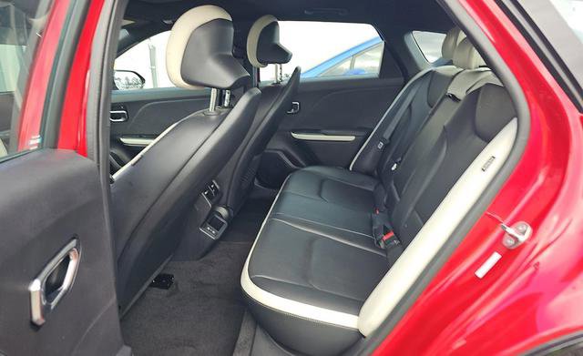 Used 2025 Kia K4 GT-Line Turbo image 11