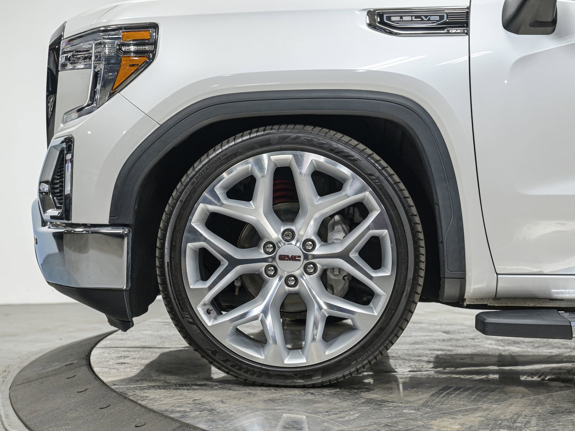 Used 2019 GMC Sierra 1500 SLT w/ SLT Premium Plus Package AWD/4WD image 3