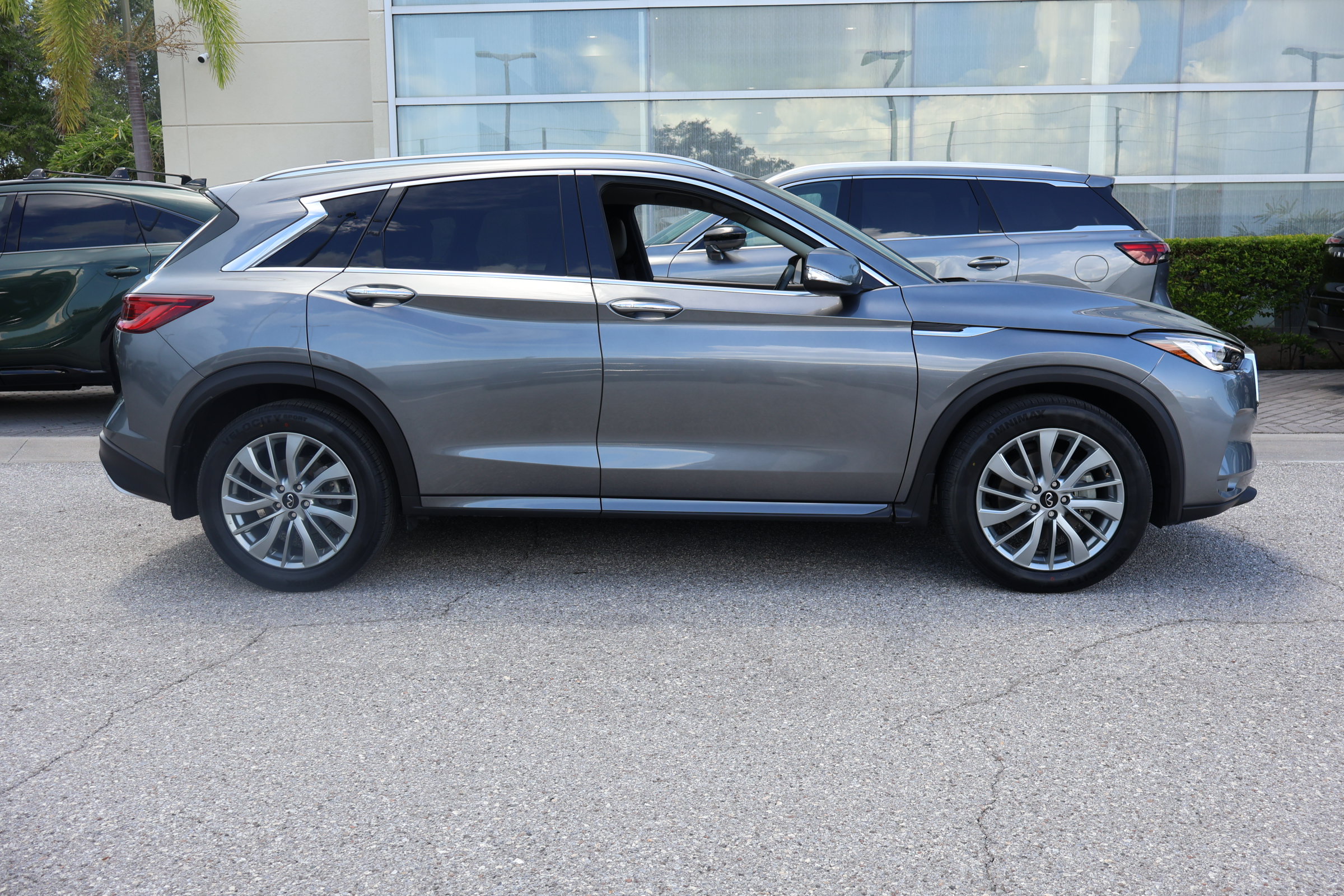 Certified 2023 INFINITI QX50 Luxe FWD image 11